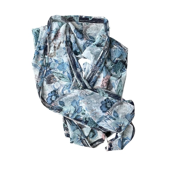 White House Black Market Accessories - NWT | White House Black Market Blue and White Floral Scarf